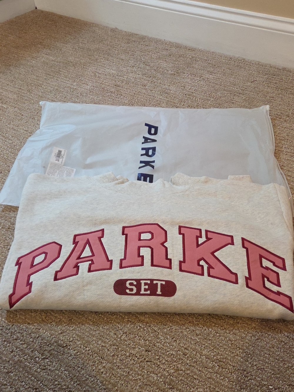 Parke SET colab Womans Light Gray Mockneck with Pink Lettering New Large/Xl